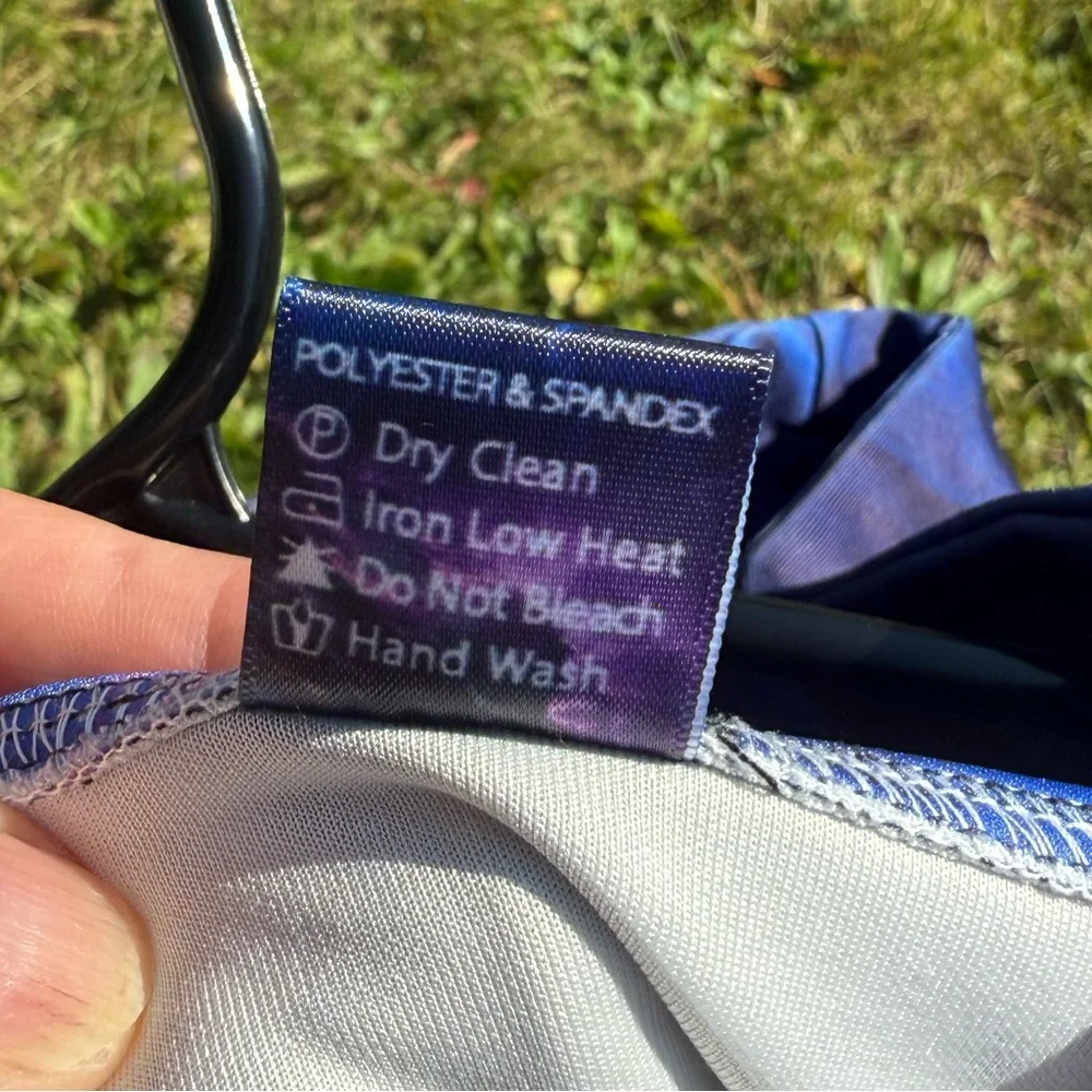 Vibrant Wolf Graphic Hoodie - Picture 11 of 12